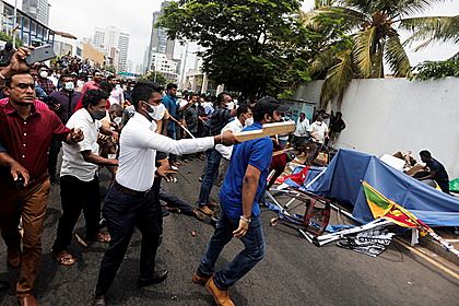 Туристов на Шри-Ланке снова попросили не покидать отели из-за массовых протестов